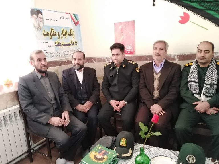 زنگ «بصیرت و مقاومت» به صورت نمادین در مدارس سنقروکلیایی نواخته شد