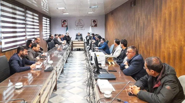 نشست ستاد هماهنگی خدمات سفر در سنقروکلیایی برگزار شد/تأکید فرماندار بر سنجش آمادگی ادارات عضو خدمات سفر به صورت مستمر