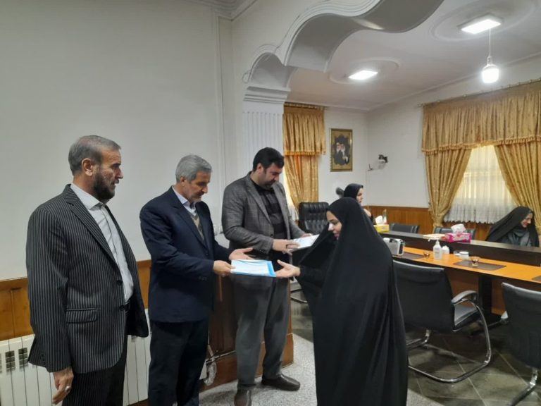 تجلیل از بانوان دهیار بخش مرکزی به مناسبت روز مادر و ولادت حضرت فاطمه زهرا (س)