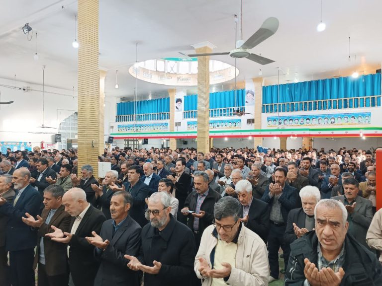 نماز عید سعید فطر در سنقروکلیایی اقامه شد