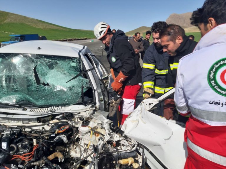 حادثه رانندگی در محور سنقر به کرمانشاه یک فوتی و ۲ مصدوم به جای گذاشت