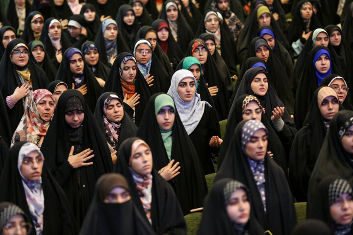 دختران، آموزگارانی دانا برای پدران هستند