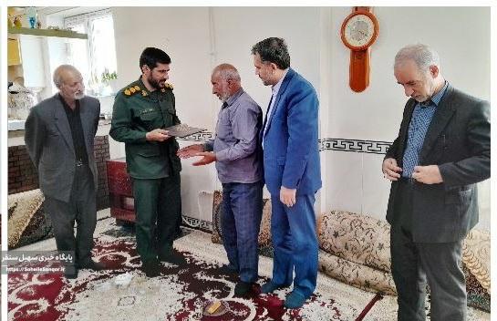 دیدار و سرکشی از خانوادههای ایثارگران و بازنشستگان نیروهای مسلح در شهرستان سنقروکلیایی