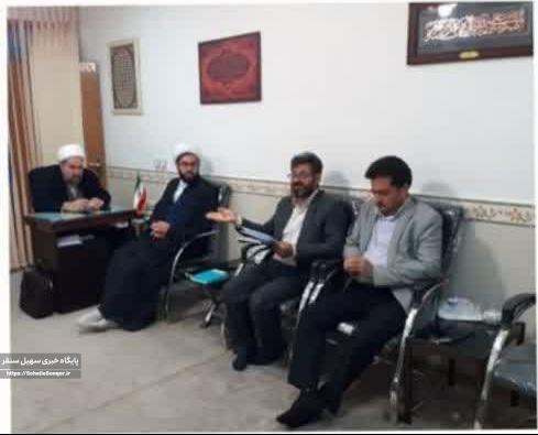 جلسه هماهنگی و برنامه ریزی جشنوارههای استانی سرود “مسجد ، پرواز هنر بر مناره” و جشنواره شعر “مسجد نماد ایمان و مظهر امید”در محل دفتر امام جمعه شهرستان سنقروکلیایی برگزار شد