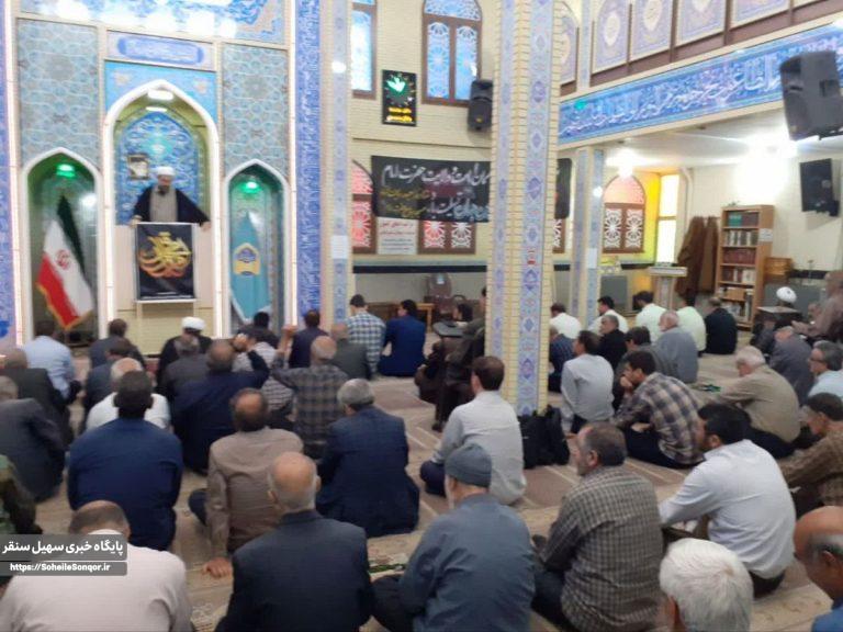 برگزاری نماز جمعه شهرستان سنقروکلیایی به امامت حجت الاسلام والمسلمین اکبری