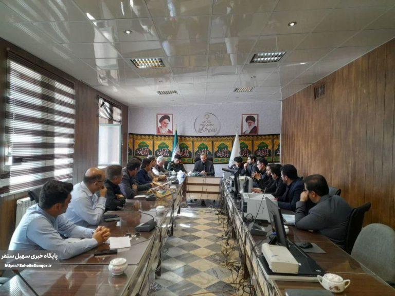 نشست بررسی مسائل و راهکارهای برون رفت قطعی و افت فشارآب در شهرستان سنقروکلیایی