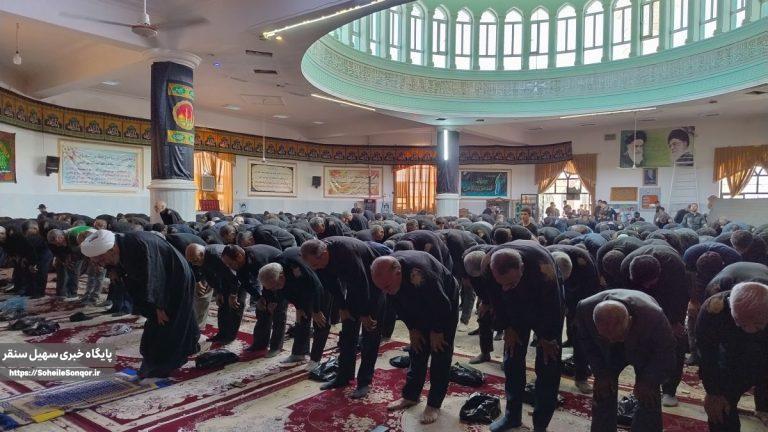 اقامه نمازظهر روز عاشورا در مسجد حضرت ام البنین (س)شهرستان سنقروکلیایی