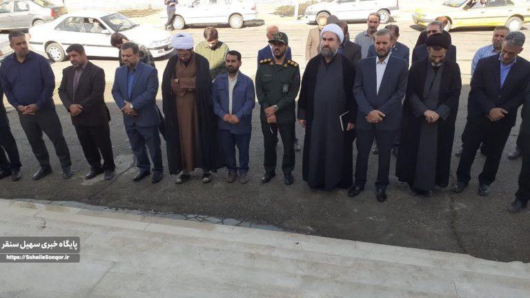 مزار شهدای شهرستان سنقروکلیایی غبار روبی و گلباران شد