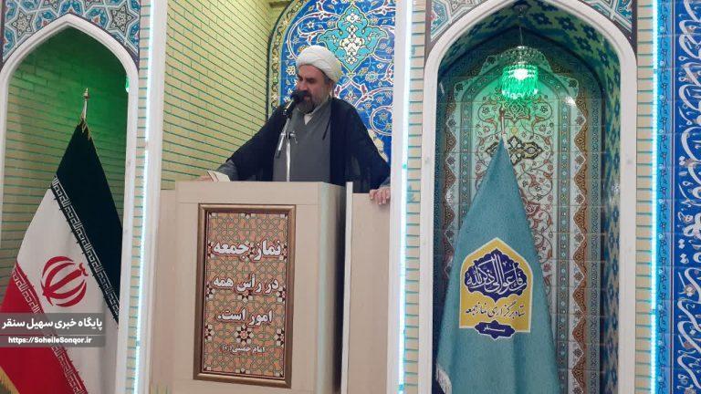 نیروی انتظامی پرچمدار عدالت است و باید تقویت بشود