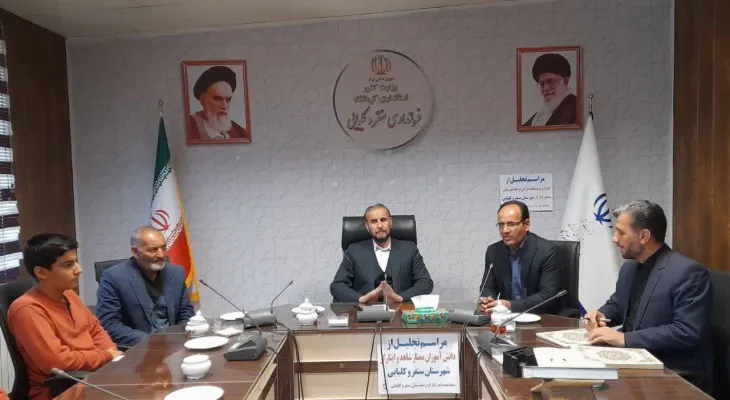 نخبگان جامعه طلایهداران مکتب شهدا باشند