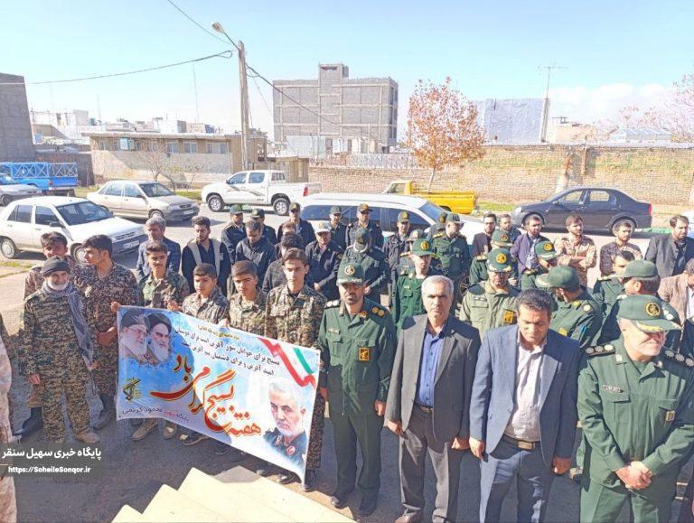 غبارروبی و گلباران مزار شهدای شهرستان سنقروکلیایی