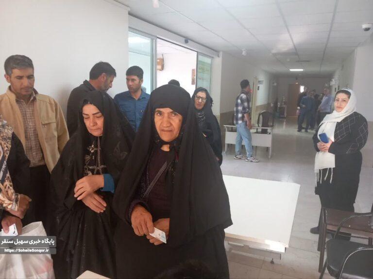 ارائه ۵۷۰ خدمت بیناییسنجی و اهدای عینک رایگان به مددجویان کمیته امداد سنقر و کلیایی