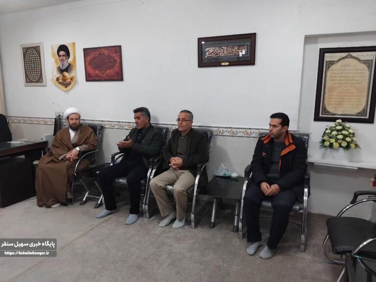 دیدار رئیس اداره ثبت احوال شهرستان سنقر و کلیایی با امام جمعه