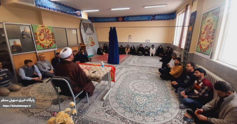 برگزاری مراسم میلاد امام عصر(عج) و چهلوهفتمین بهار انقلاب اسلامی در دانشگاه پیامنور سنقروکلیایی