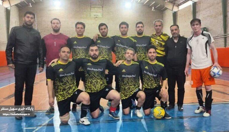 تیم فوتسال فرهنگیان سنقروکلیایی مقام سوم مسابقات استانی را به خود اختصاص داد