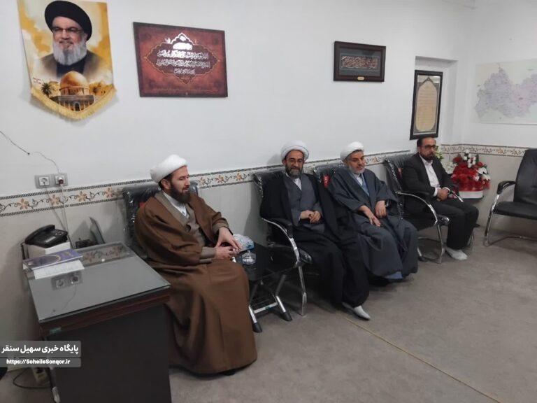 دیدار رئیس اوقاف و جمعی از روحانیون و مبلغین اعزامی ماه مبارک رمضان با امام جمعه