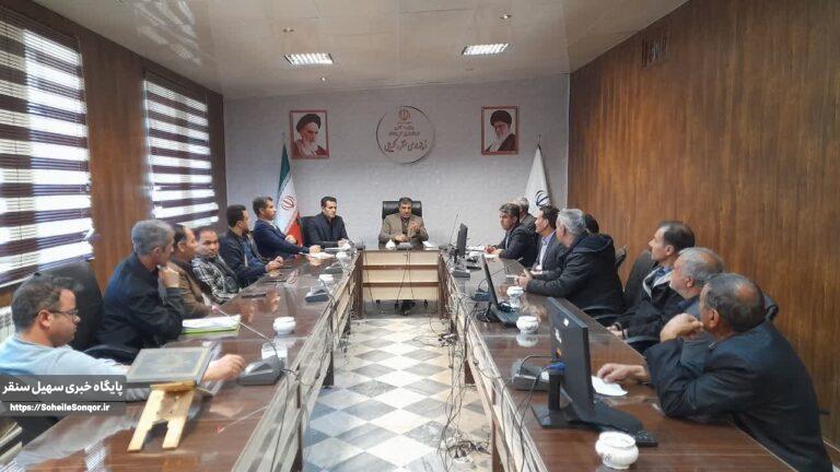 جلسه بررسی مشکلات مرغداران شهرستان سنقروکلیایی برگزار شد