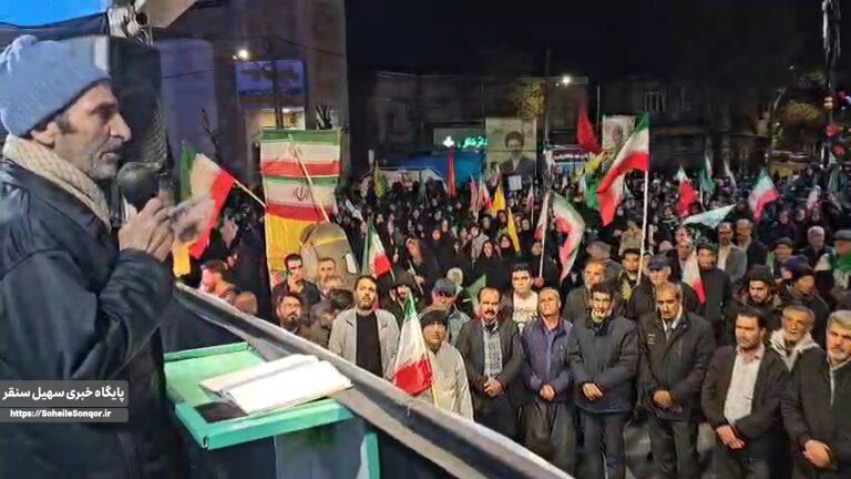 حماسهسرایی مرتضی واحدی شاعر سنقری در اجتماع مردمی