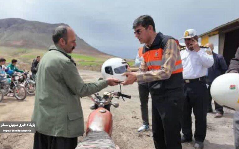 برگزاری کارگاه آموزش ایمنی و اهدای کلاه ایمنی به موتورسواران در سنقر و کلیایی