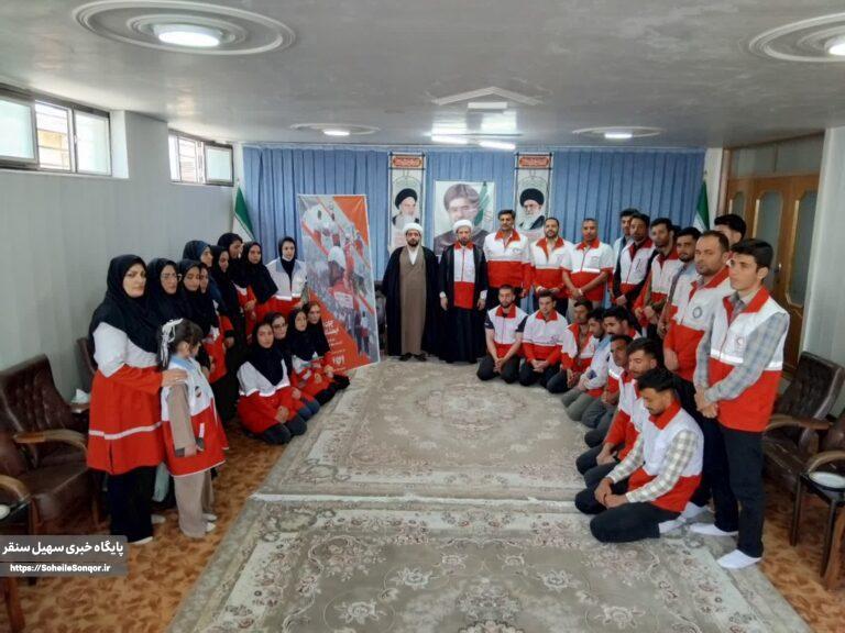 دیدار کارکنان هلال احمر با امام جمعه سنقروکلیایی
