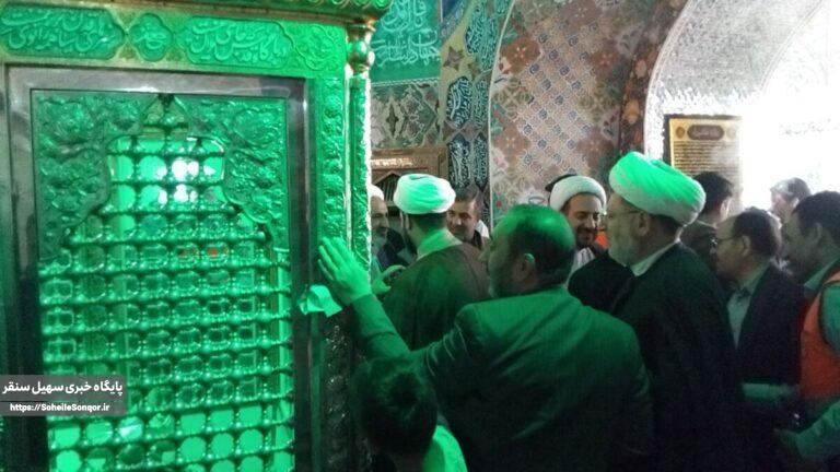 آیین غبار روبی و گلباران حرم مطهر امامزاده احمد علیه السلام شهرستان سنقروکلیایی